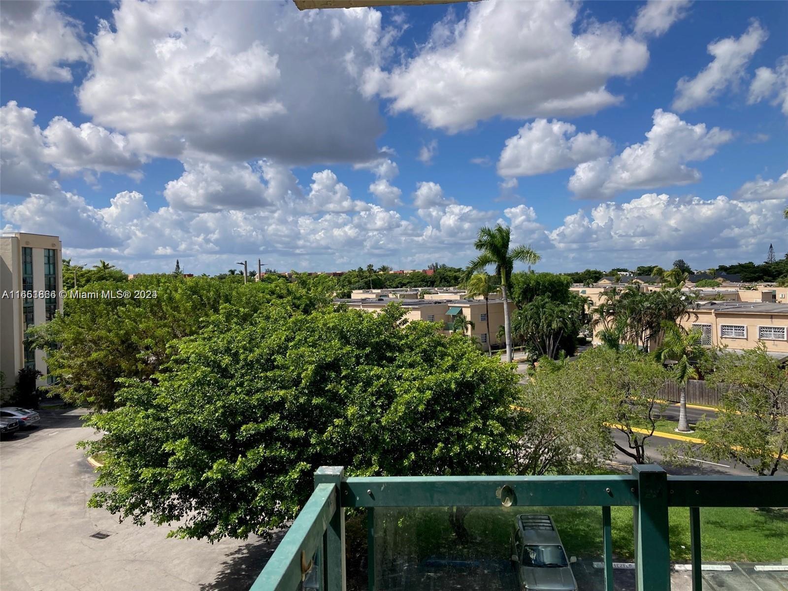 CORAL TOWERS CONDO - Residential Lease