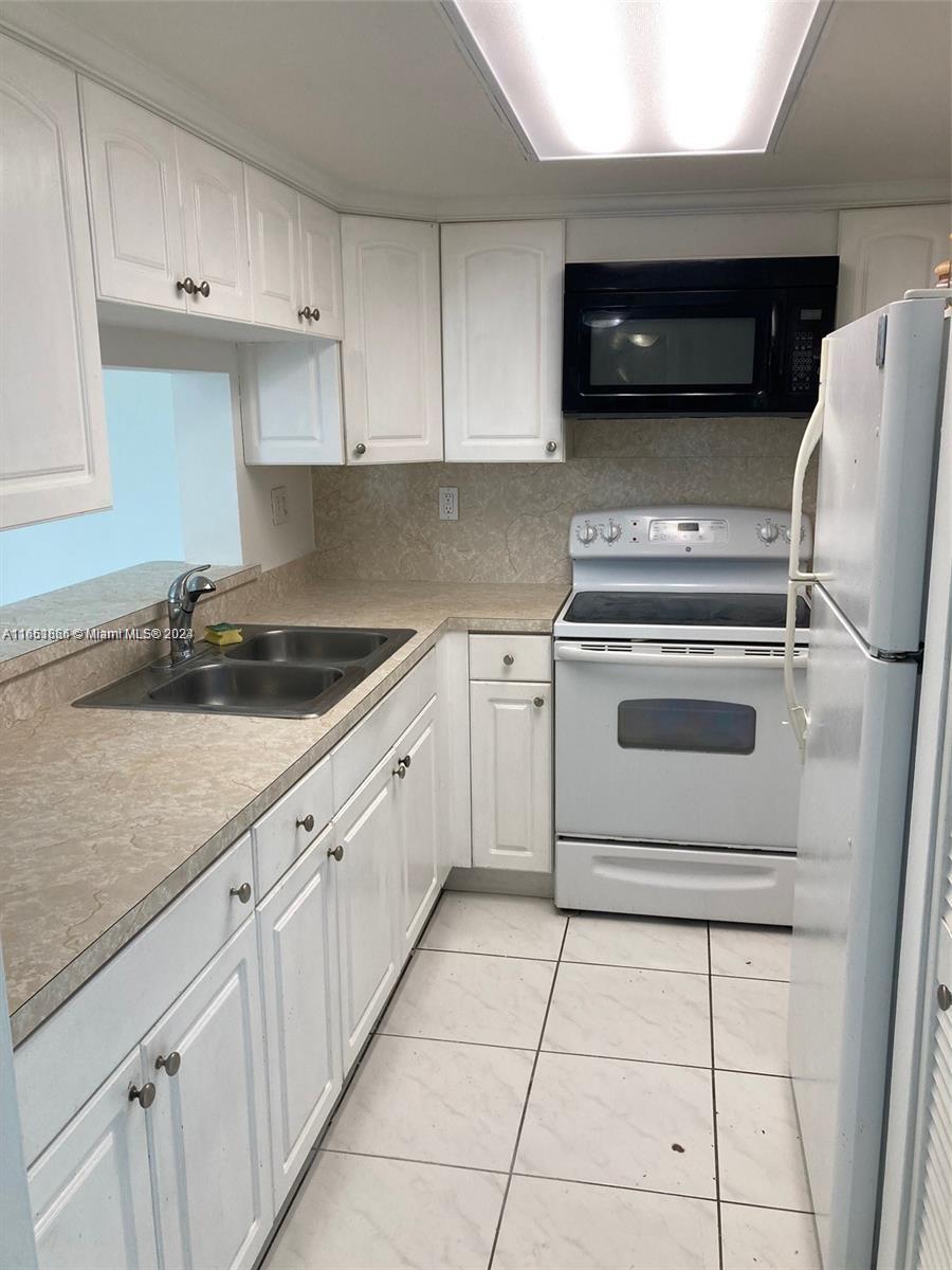 CORAL TOWERS CONDO - Residential Lease