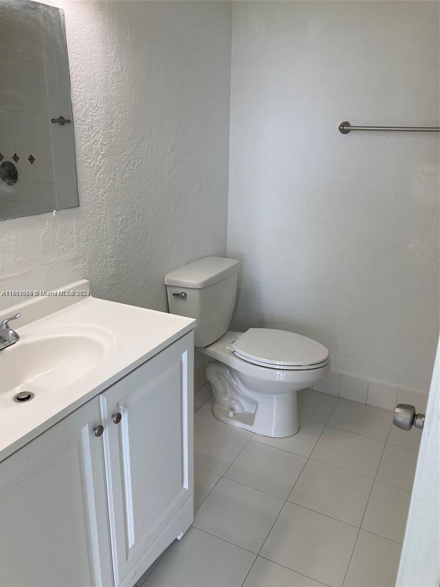 CORAL TOWERS CONDO - Residential Lease