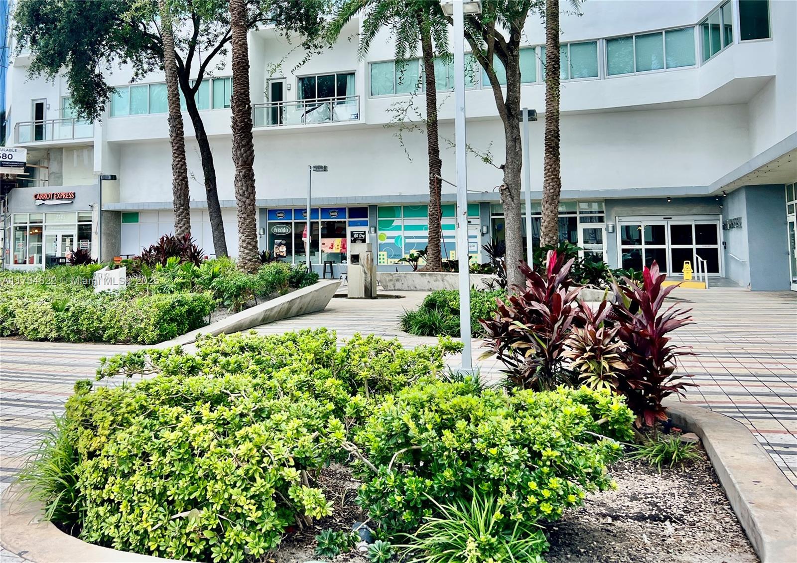 BURLEIGH HOUSE CONDO - Residential