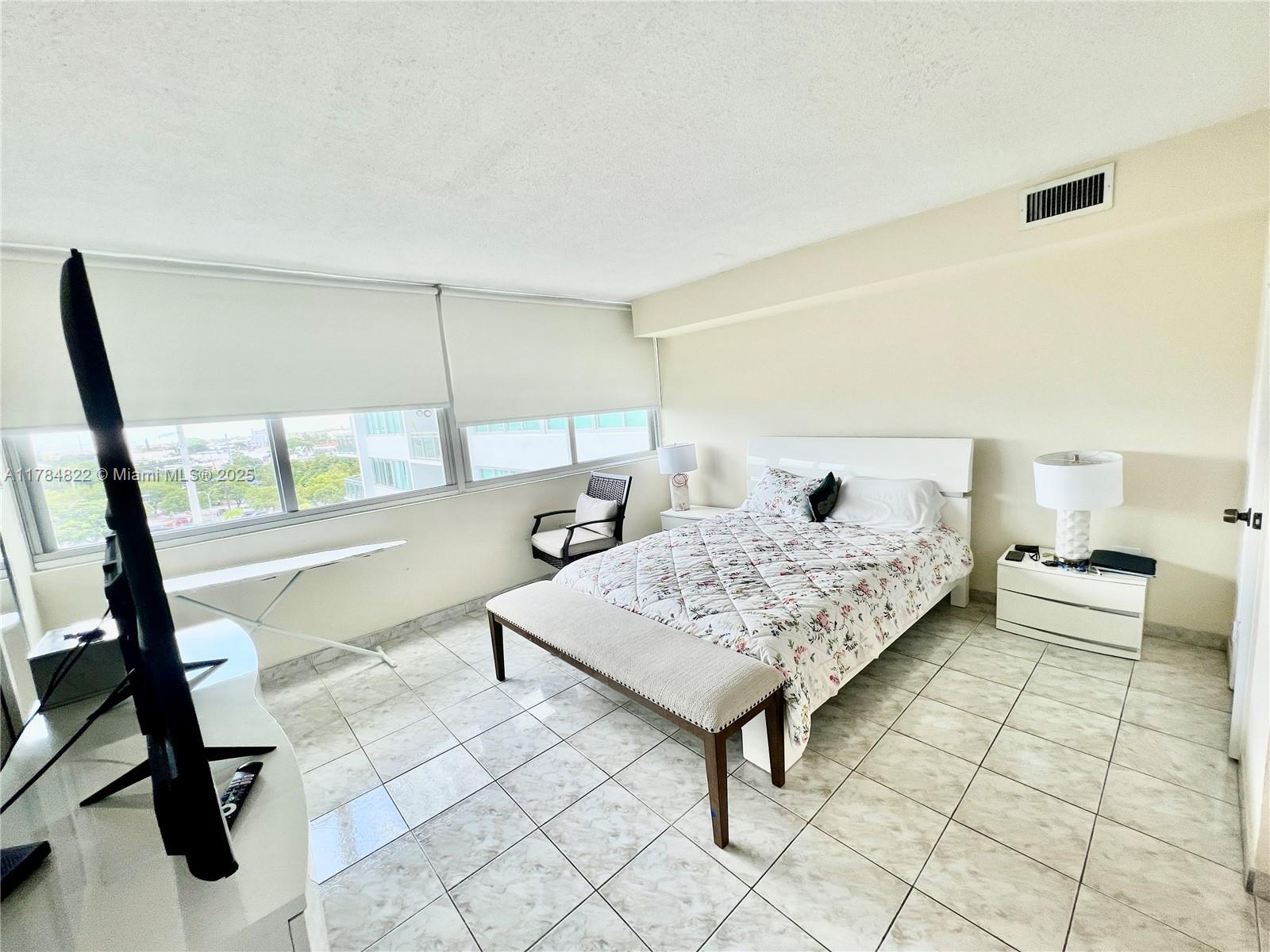 BURLEIGH HOUSE CONDO - Residential