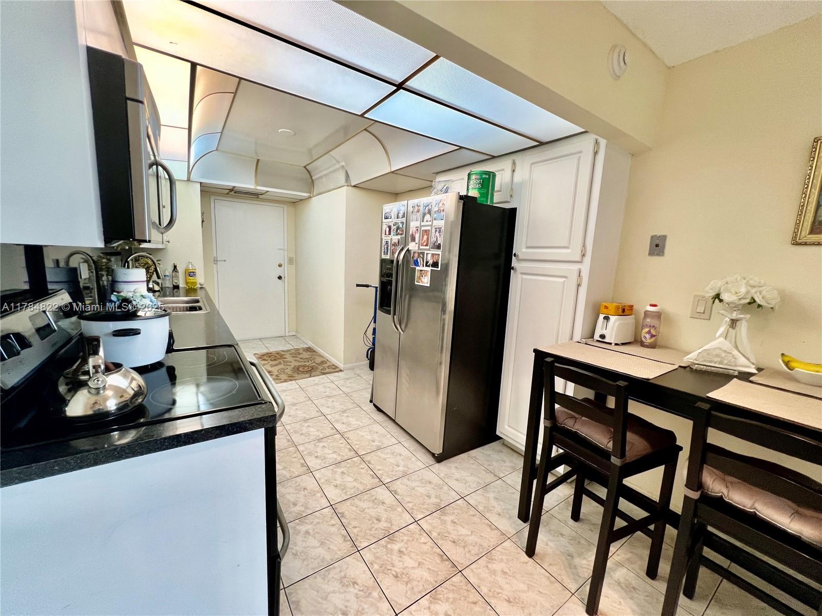 BURLEIGH HOUSE CONDO - Residential