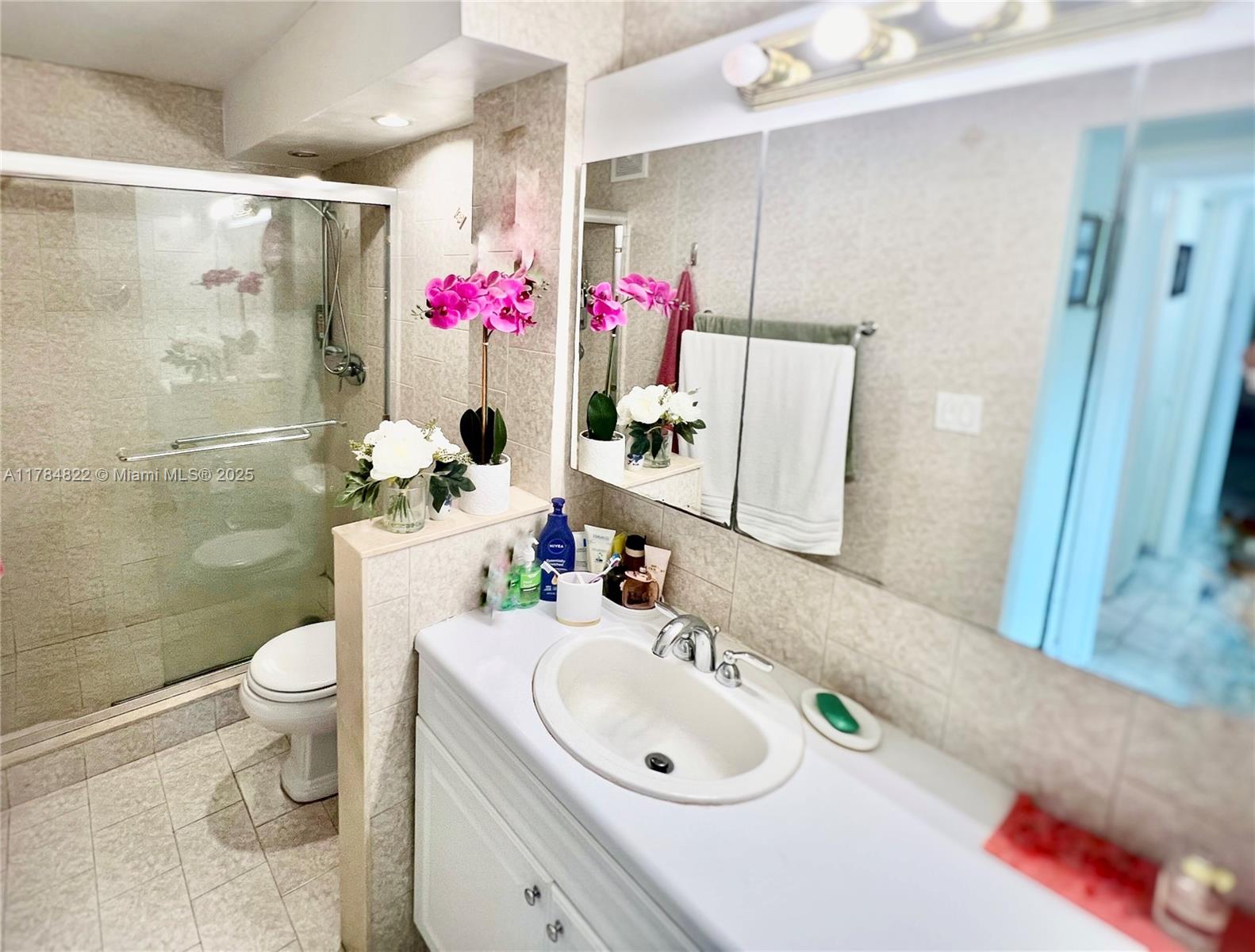 BURLEIGH HOUSE CONDO - Residential