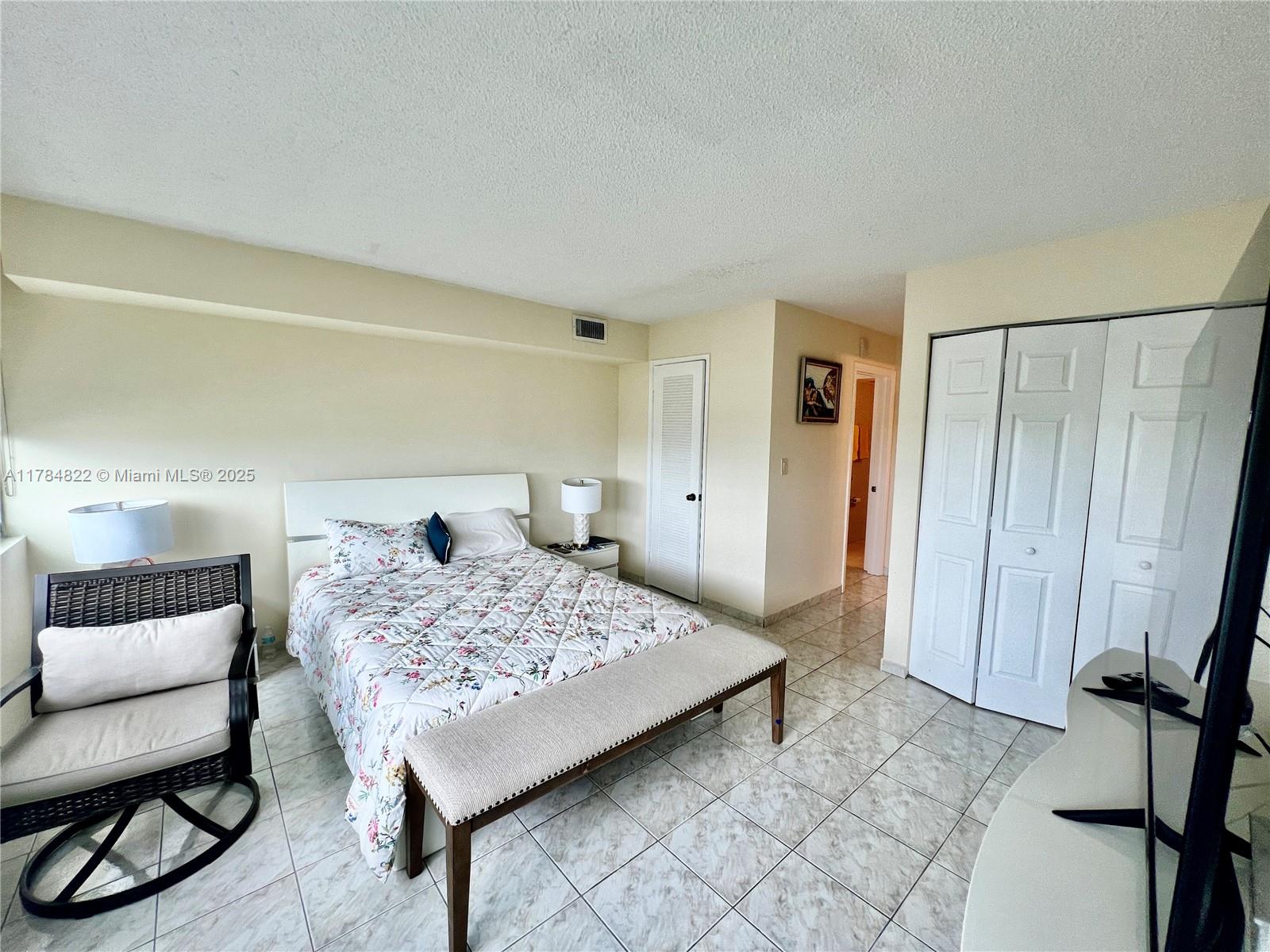 BURLEIGH HOUSE CONDO - Residential