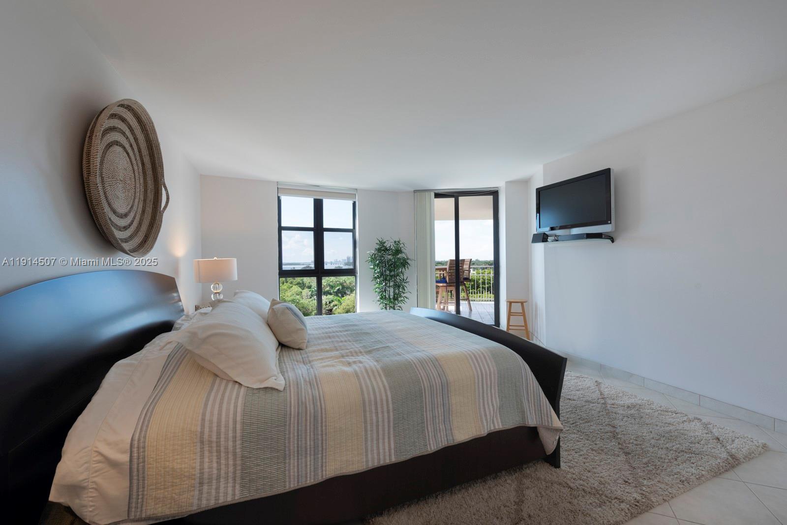 TOWERS OF QUAYSIDE CONDO - Residential Lease