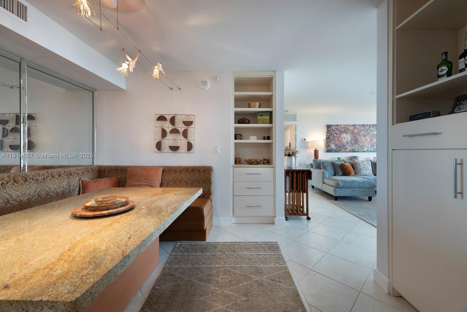 TOWERS OF QUAYSIDE CONDO - Residential Lease