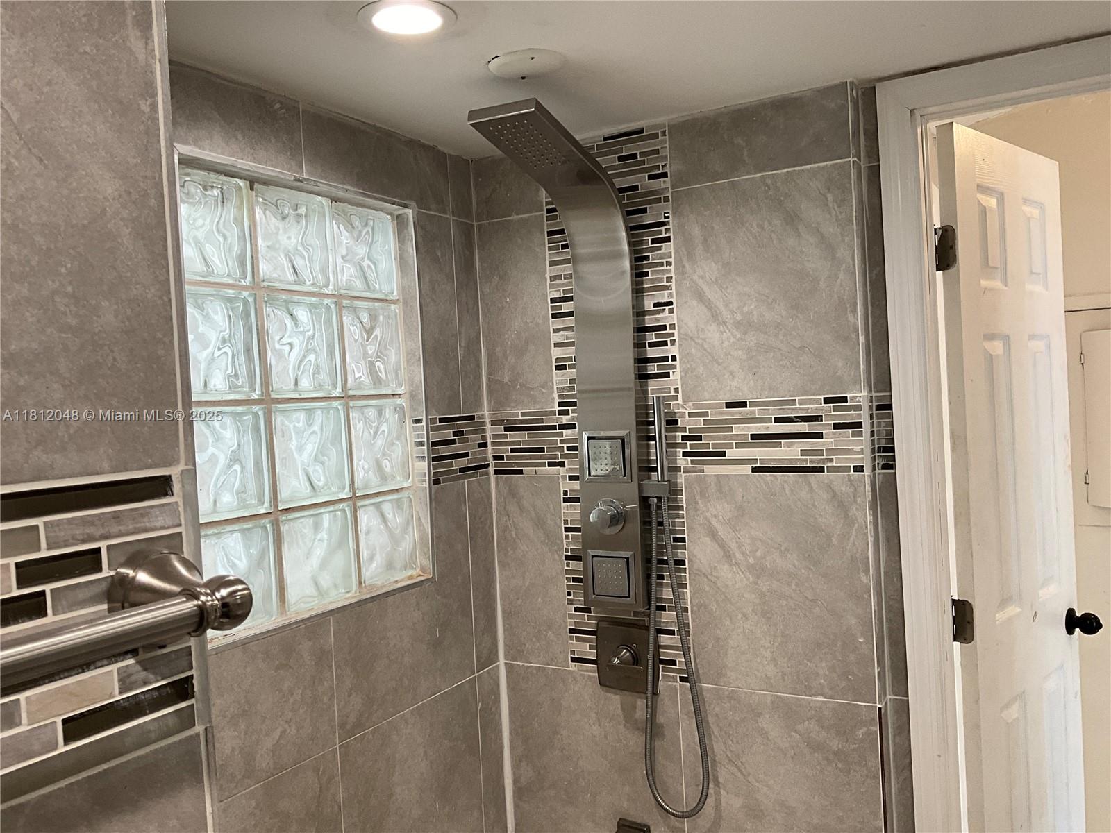 BUENA VISTA HEIGHTS EXTEN - Residential Lease