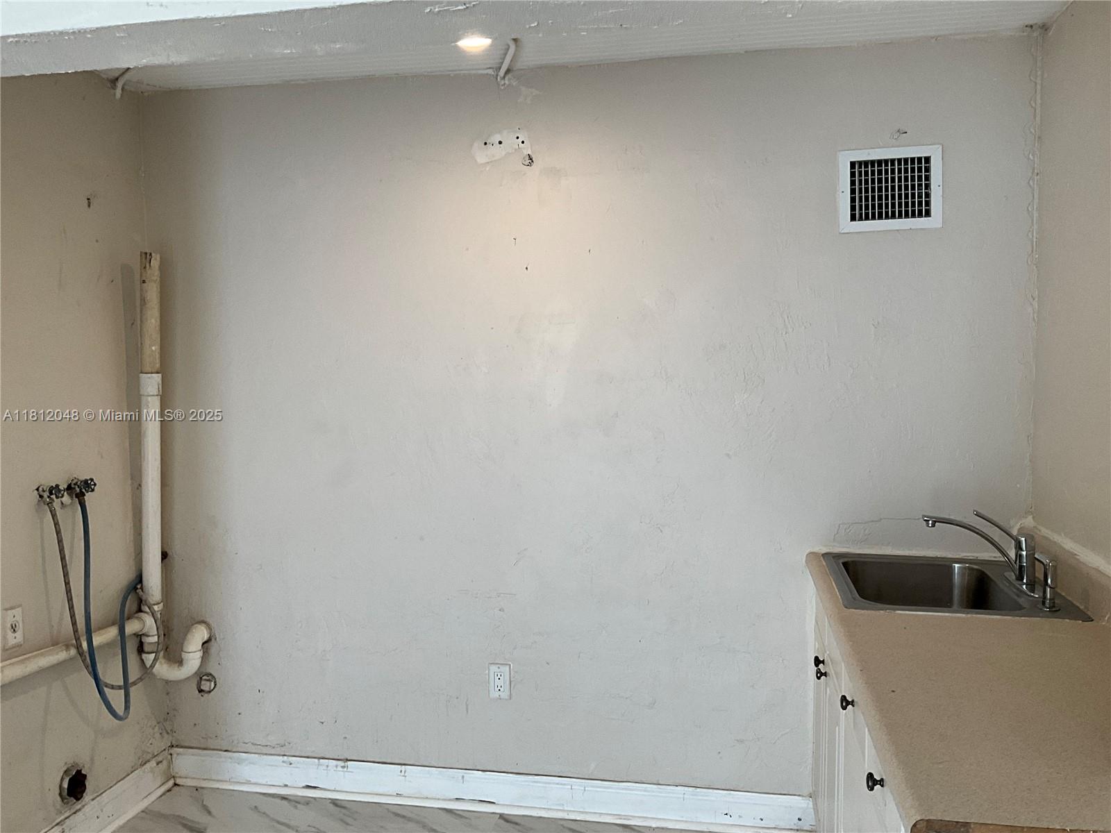 BUENA VISTA HEIGHTS EXTEN - Residential Lease