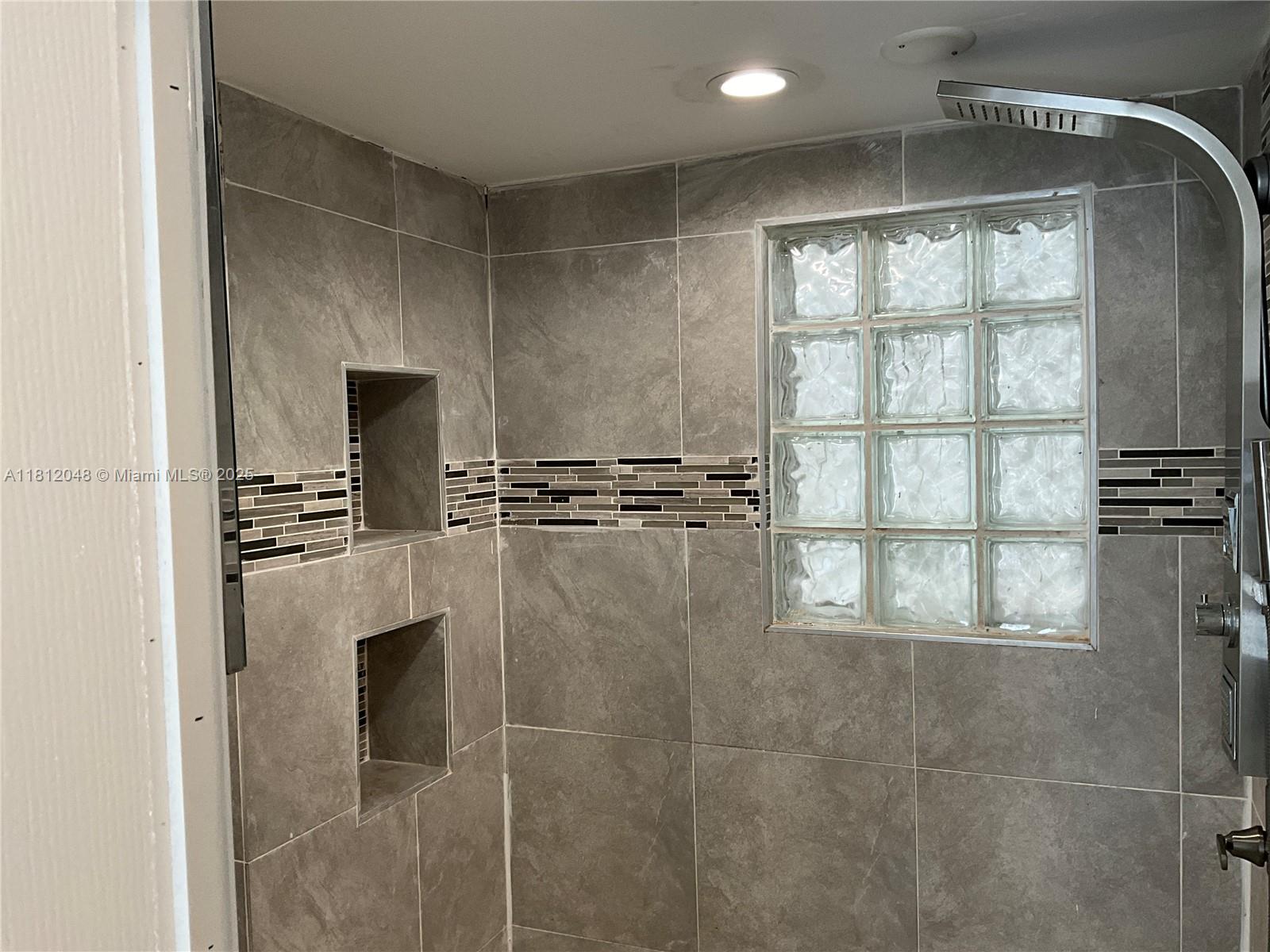 BUENA VISTA HEIGHTS EXTEN - Residential Lease