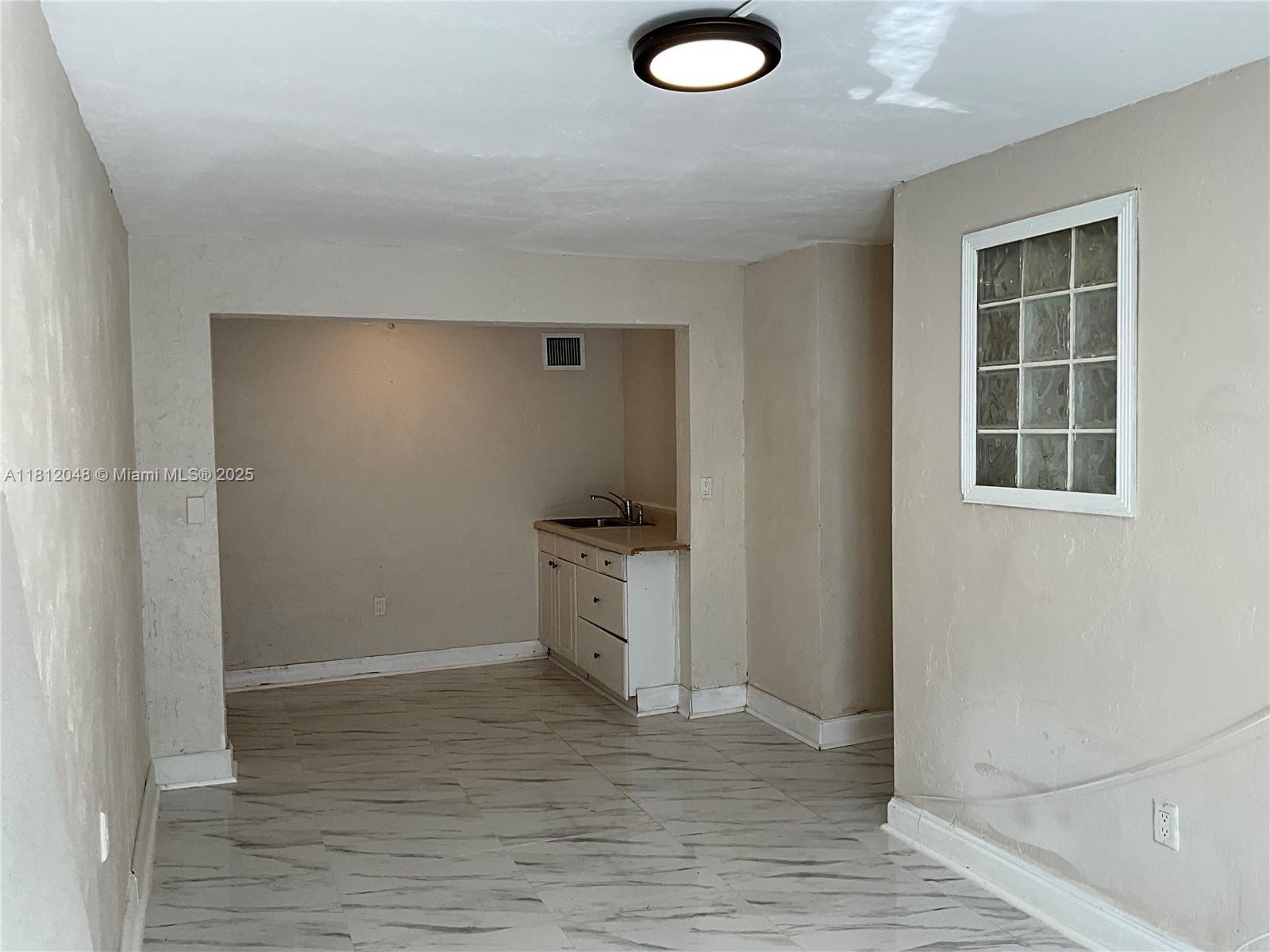 BUENA VISTA HEIGHTS EXTEN - Residential Lease