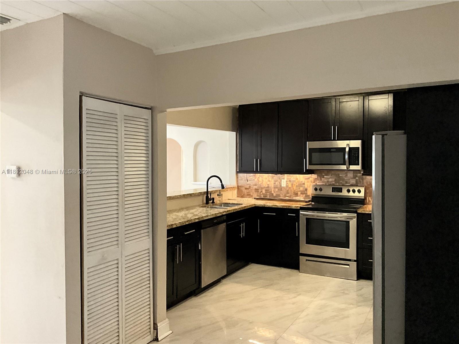 418 NW 48th St 1