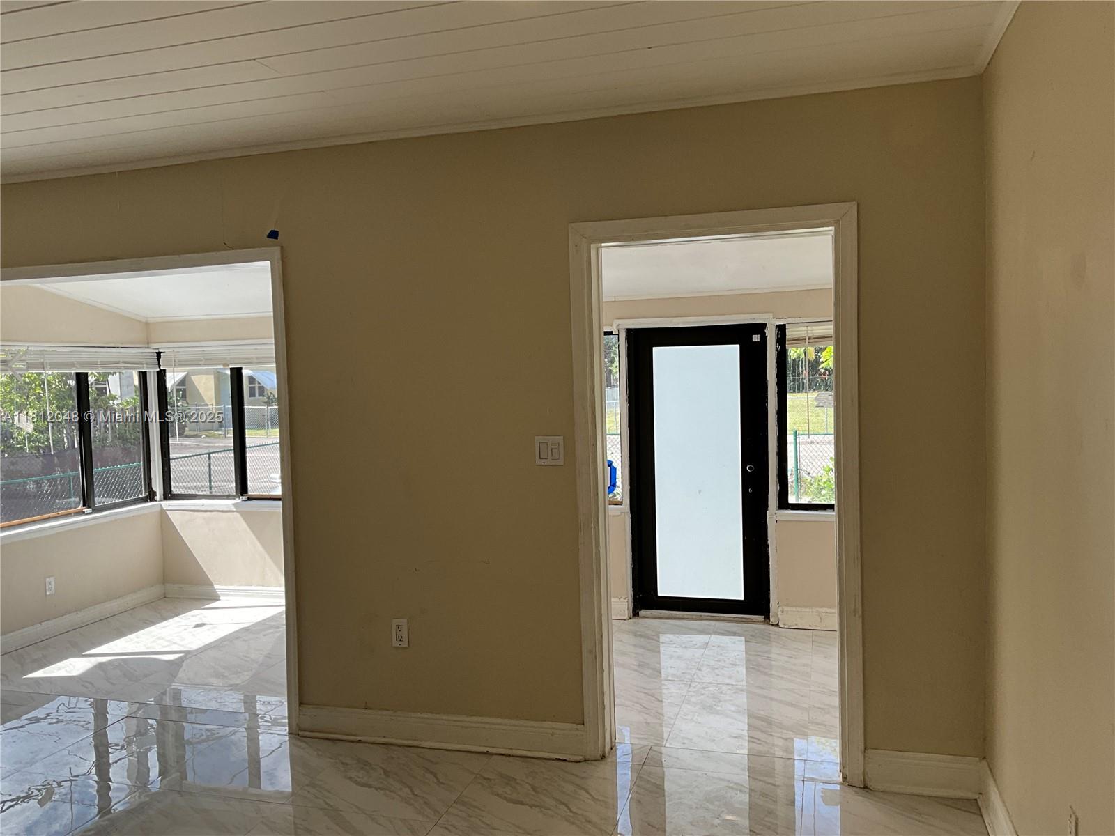BUENA VISTA HEIGHTS EXTEN - Residential Lease