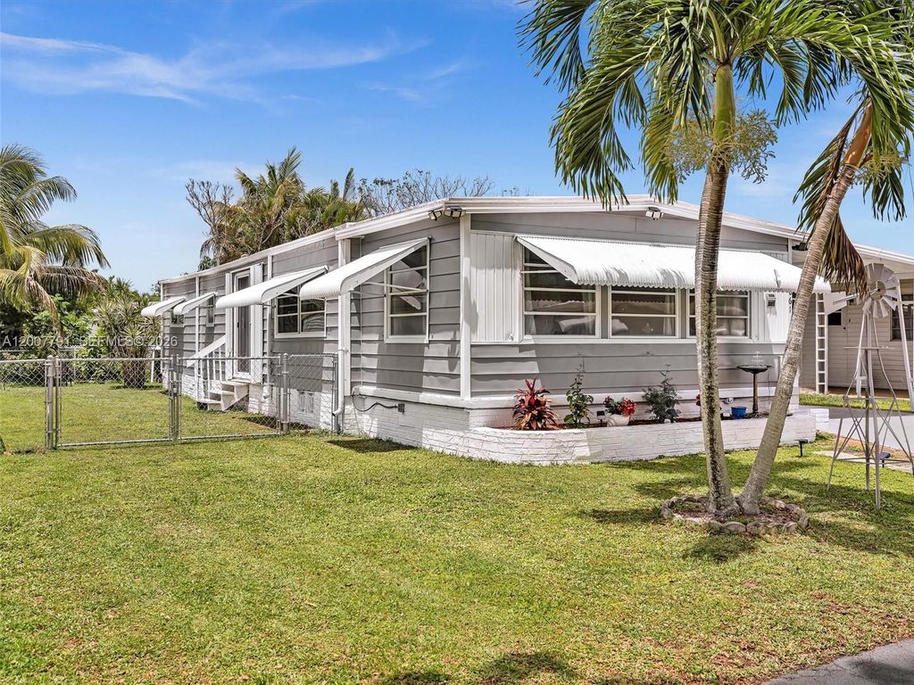 Photo of 2061 SW 83rd Ave, Davie, FL 33324 (MLS # A12007791)