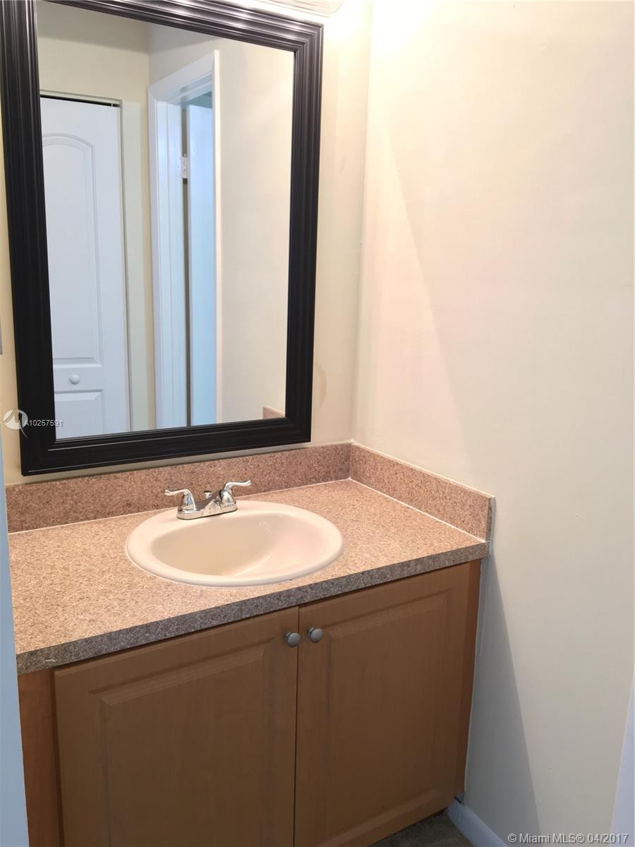 LE CLUB AT OLD CUTLER CON - Residential Lease