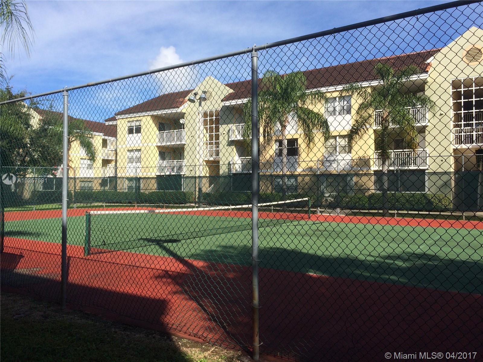 LE CLUB AT OLD CUTLER CON - Residential Lease
