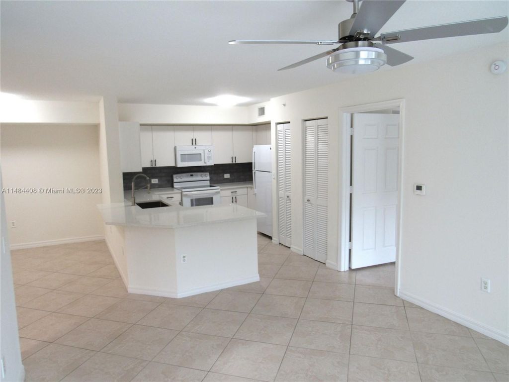 Photo of 811 Villa Cir #811, Boynton Beach, FL 33435 (MLS # A11484408)