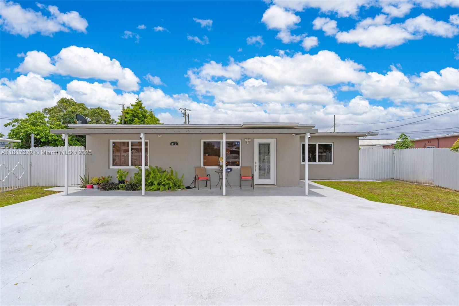 Property for Sale at 810 E 9th Pl, Hialeah, Miami-Dade County, Florida - Bedrooms: 3 
Bathrooms: 1  - $950,000