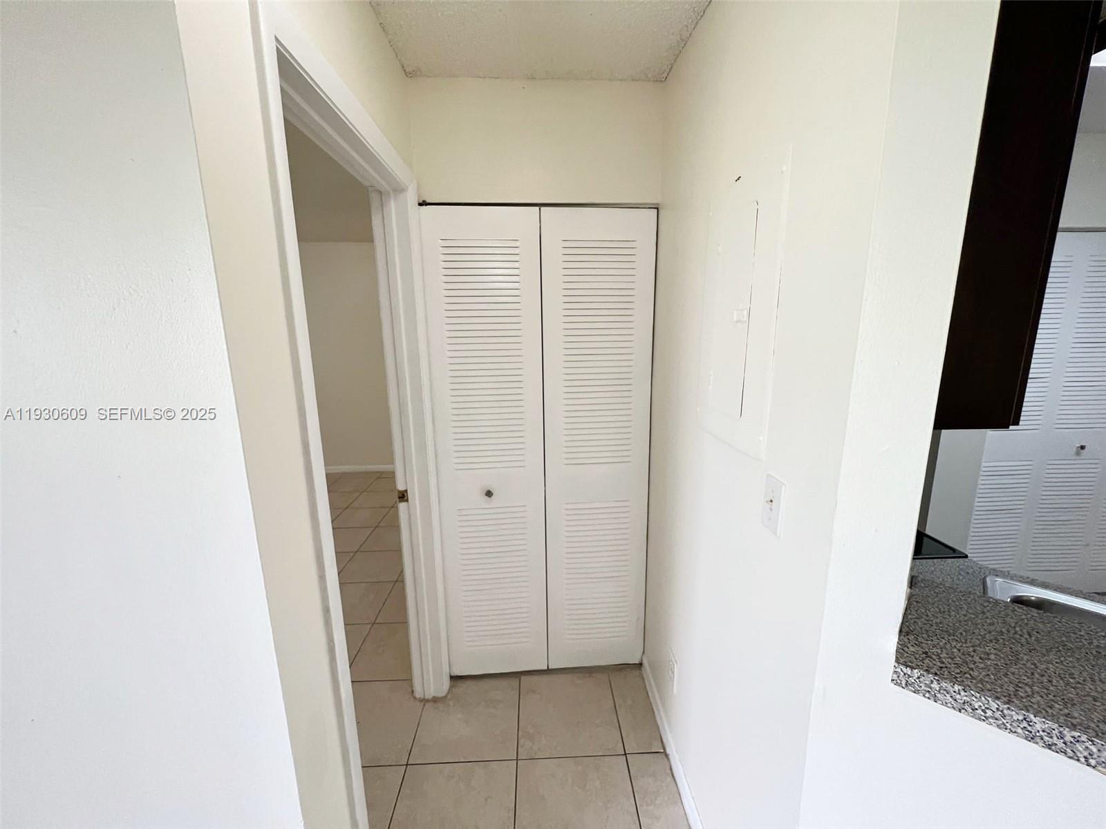 SUMMER LAKE - Residential