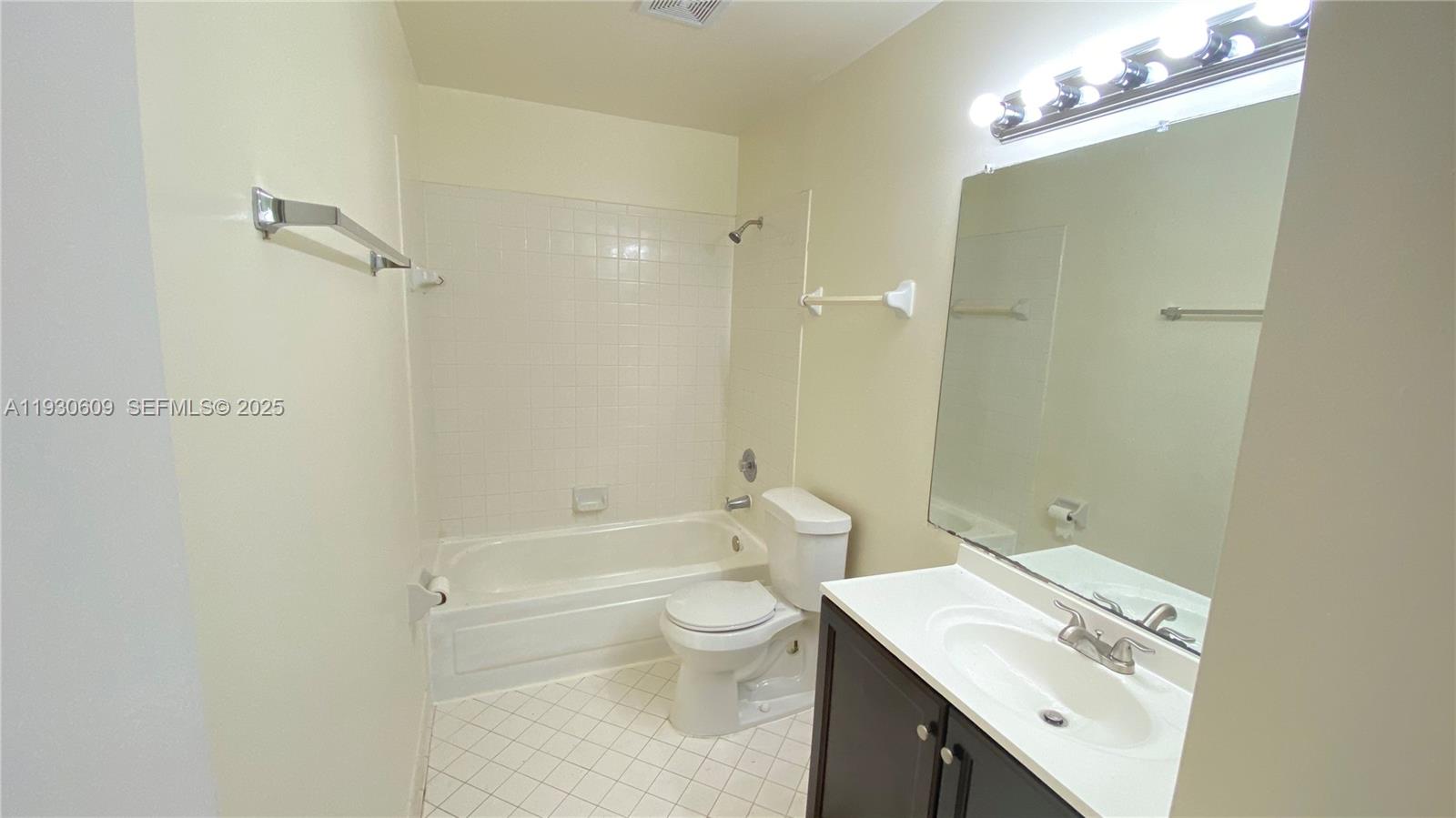 SUMMER LAKE - Residential