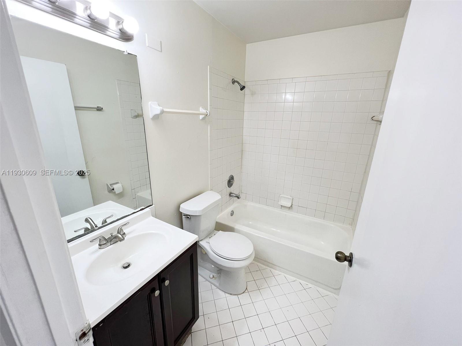 SUMMER LAKE - Residential