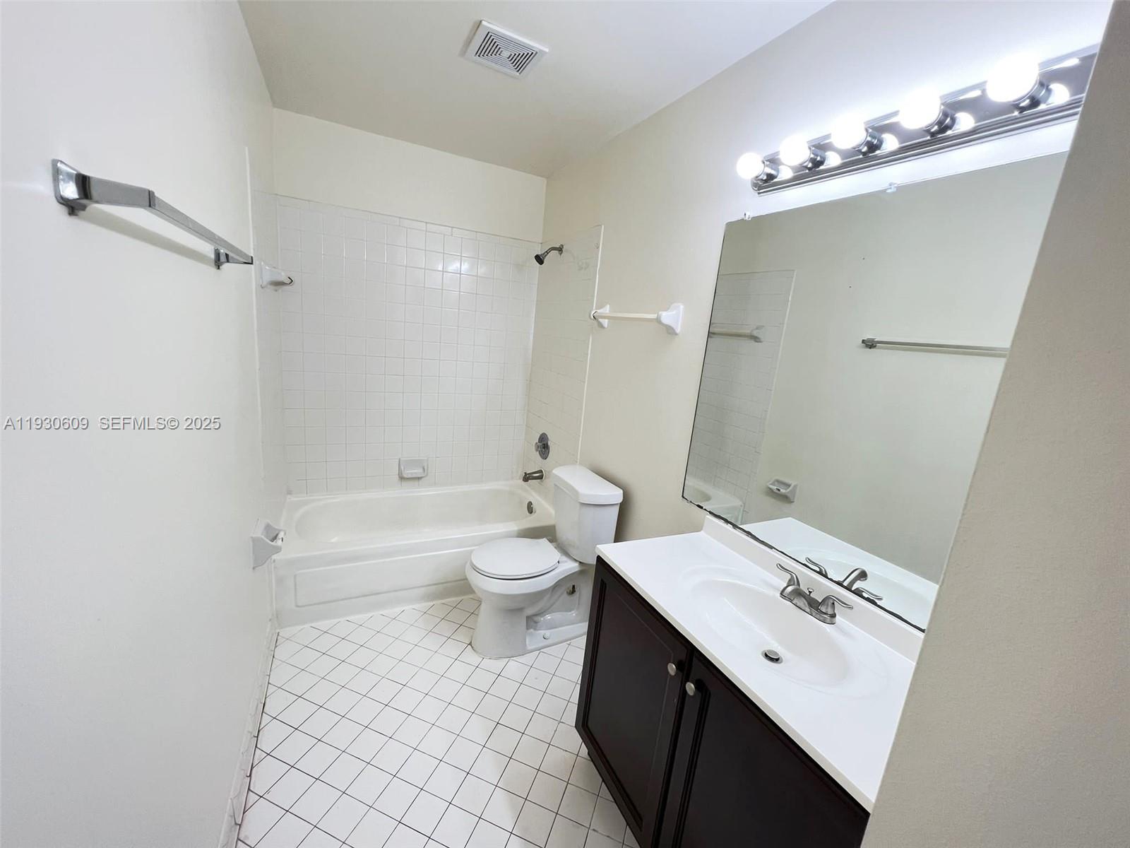 SUMMER LAKE - Residential