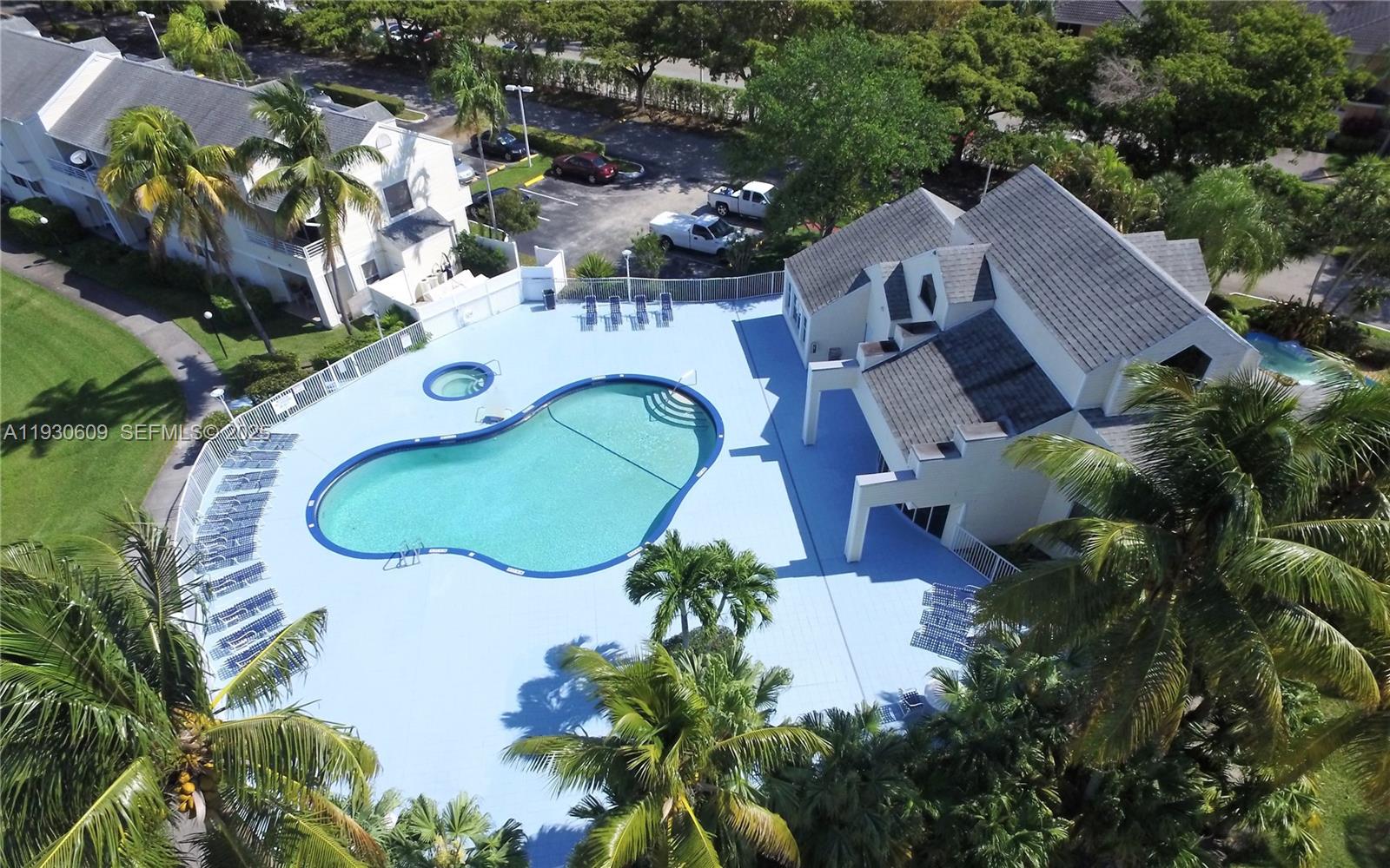 SUMMER LAKE - Residential