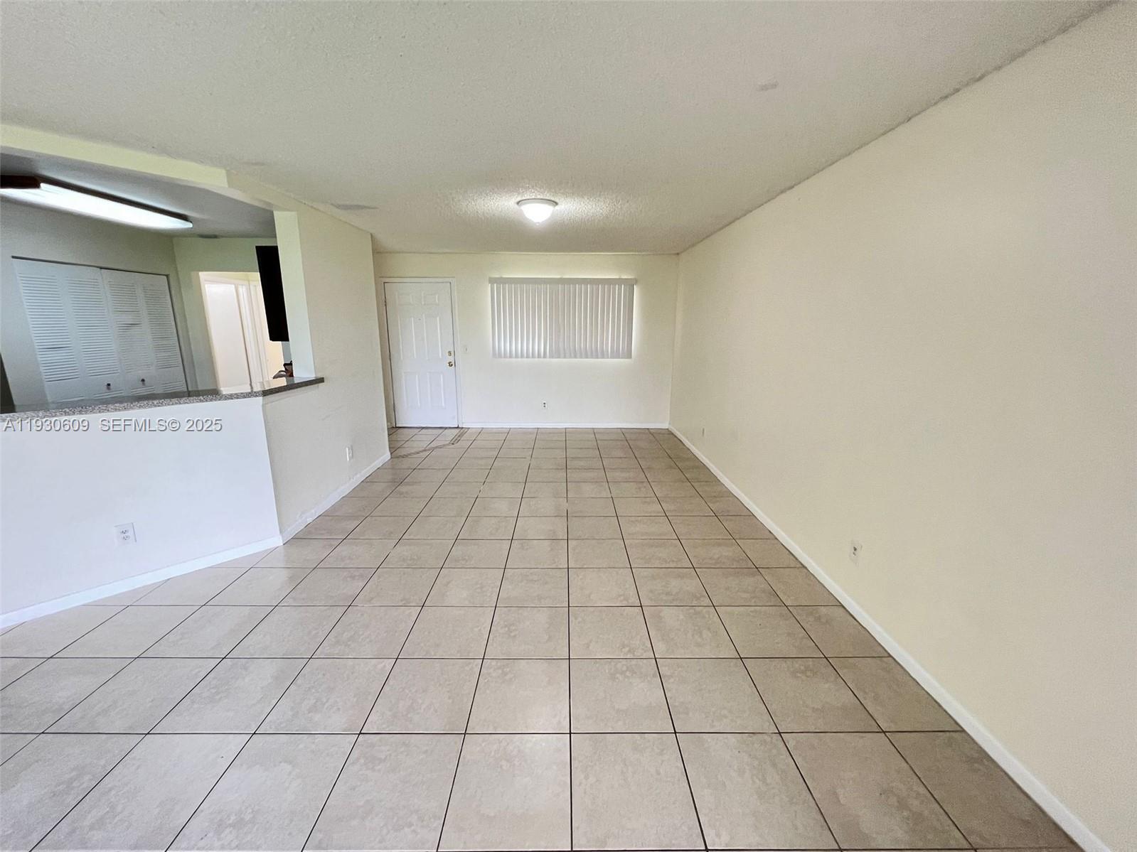 SUMMER LAKE - Residential