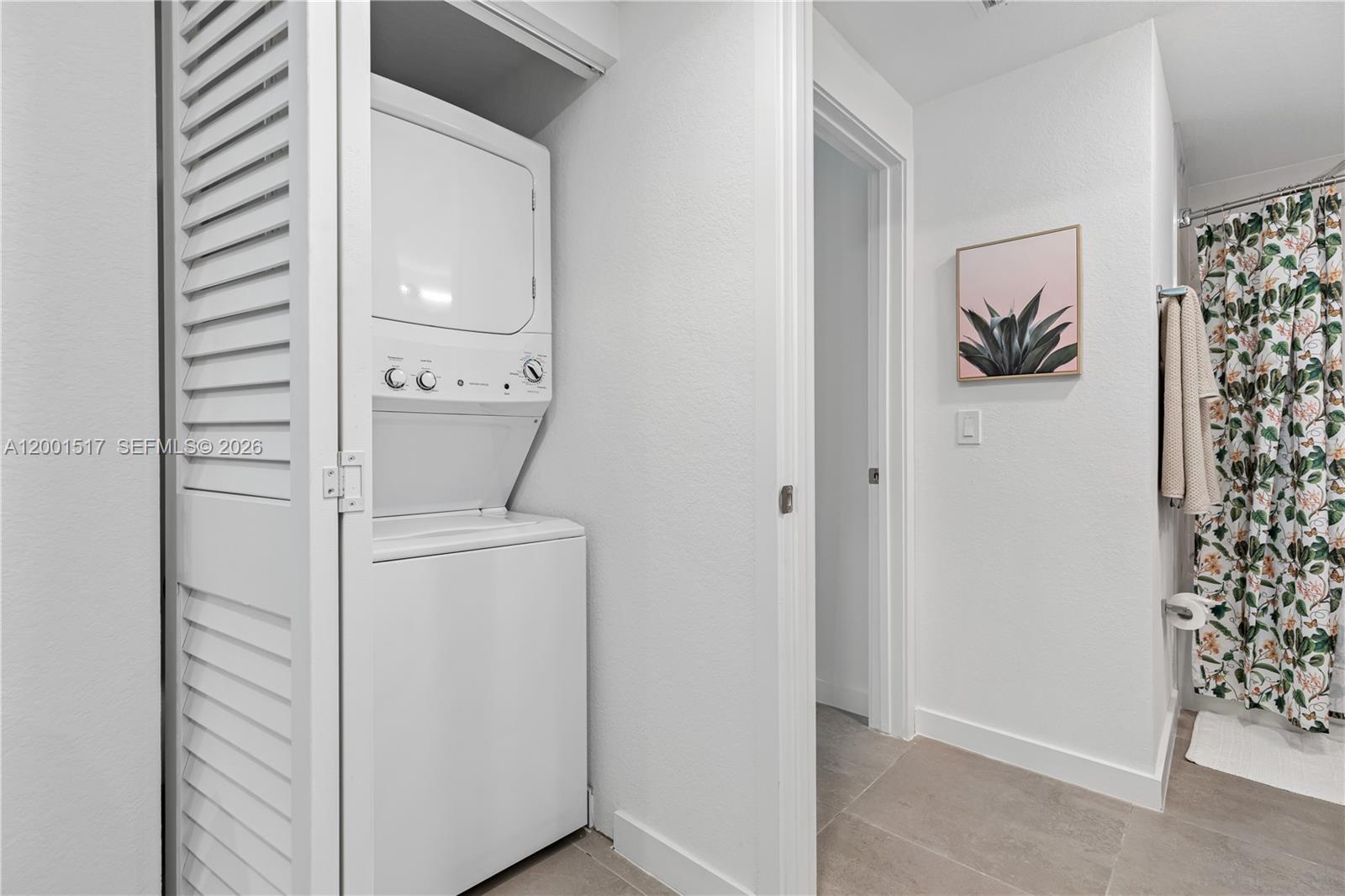 TOWN OF MODELO (DANIA) B- - Residential Lease