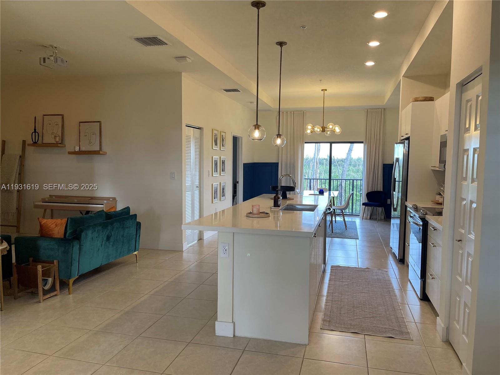 APEX AT PARK CENTRAL COND - Residential Lease