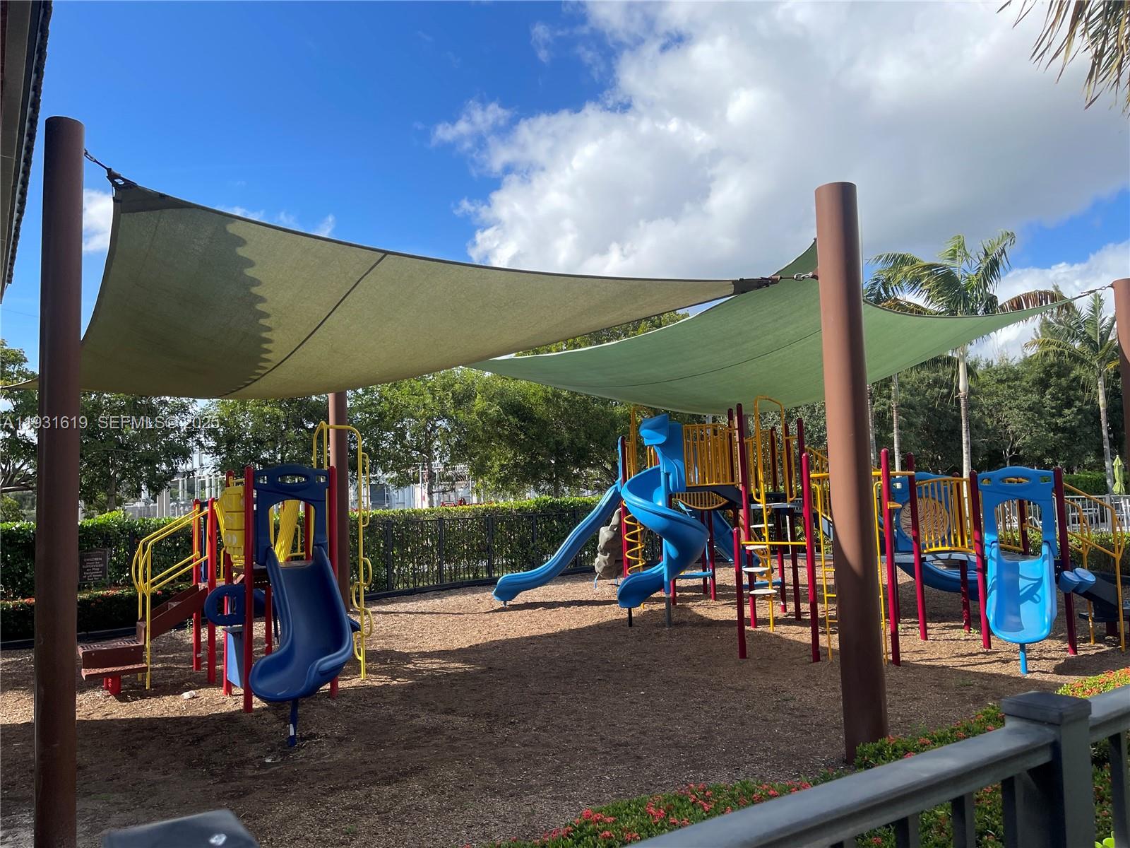 APEX AT PARK CENTRAL COND - Residential Lease