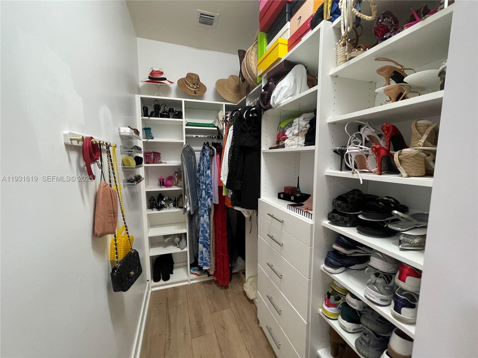 APEX AT PARK CENTRAL COND - Residential Lease