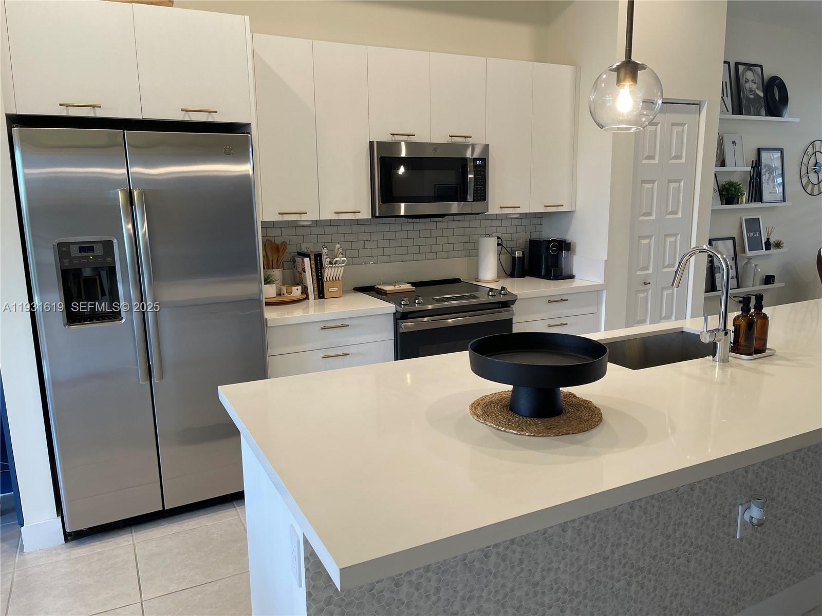 APEX AT PARK CENTRAL COND - Residential Lease