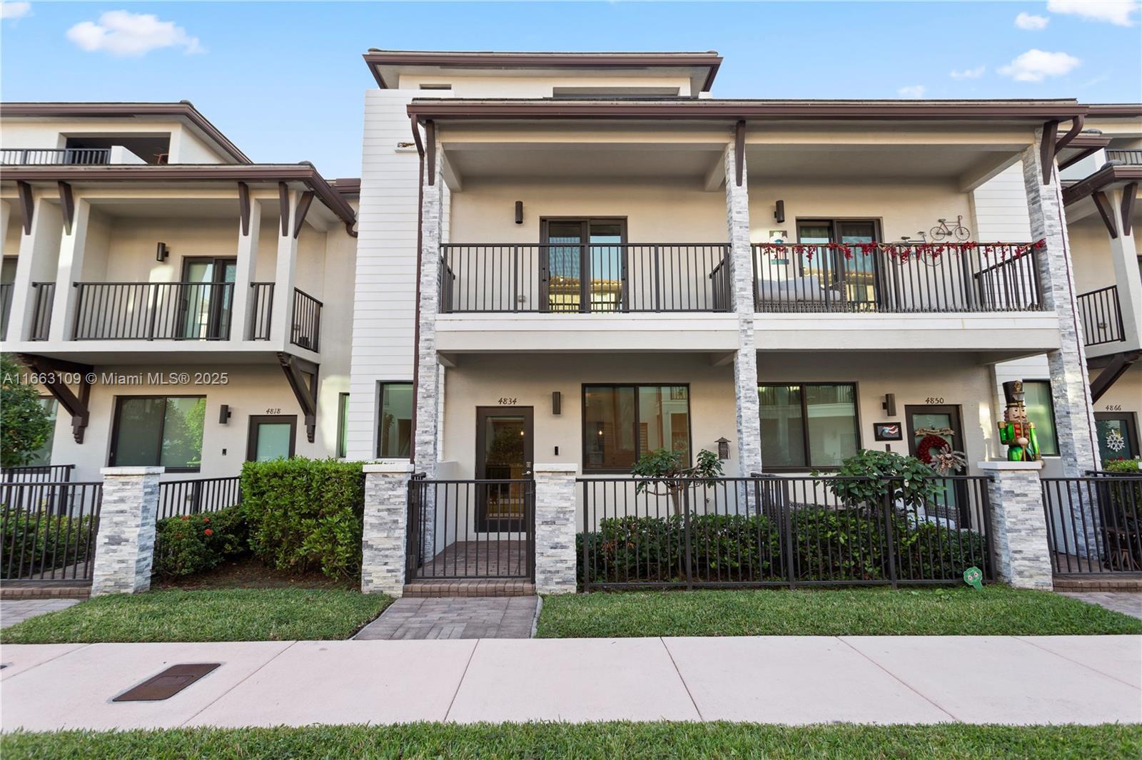 Rental Property at 4834 Nw 83rd Path, Doral, Miami-Dade County, Florida - Bedrooms: 3 
Bathrooms: 3.5  - $4,100 MO.