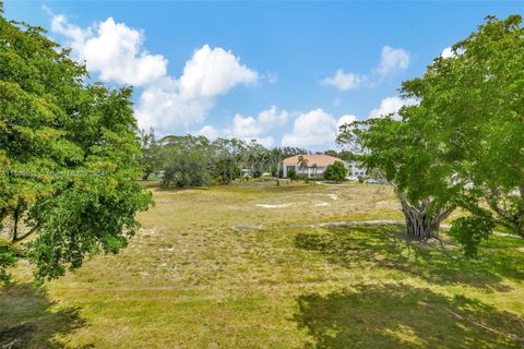 A home in Deerfield Beach