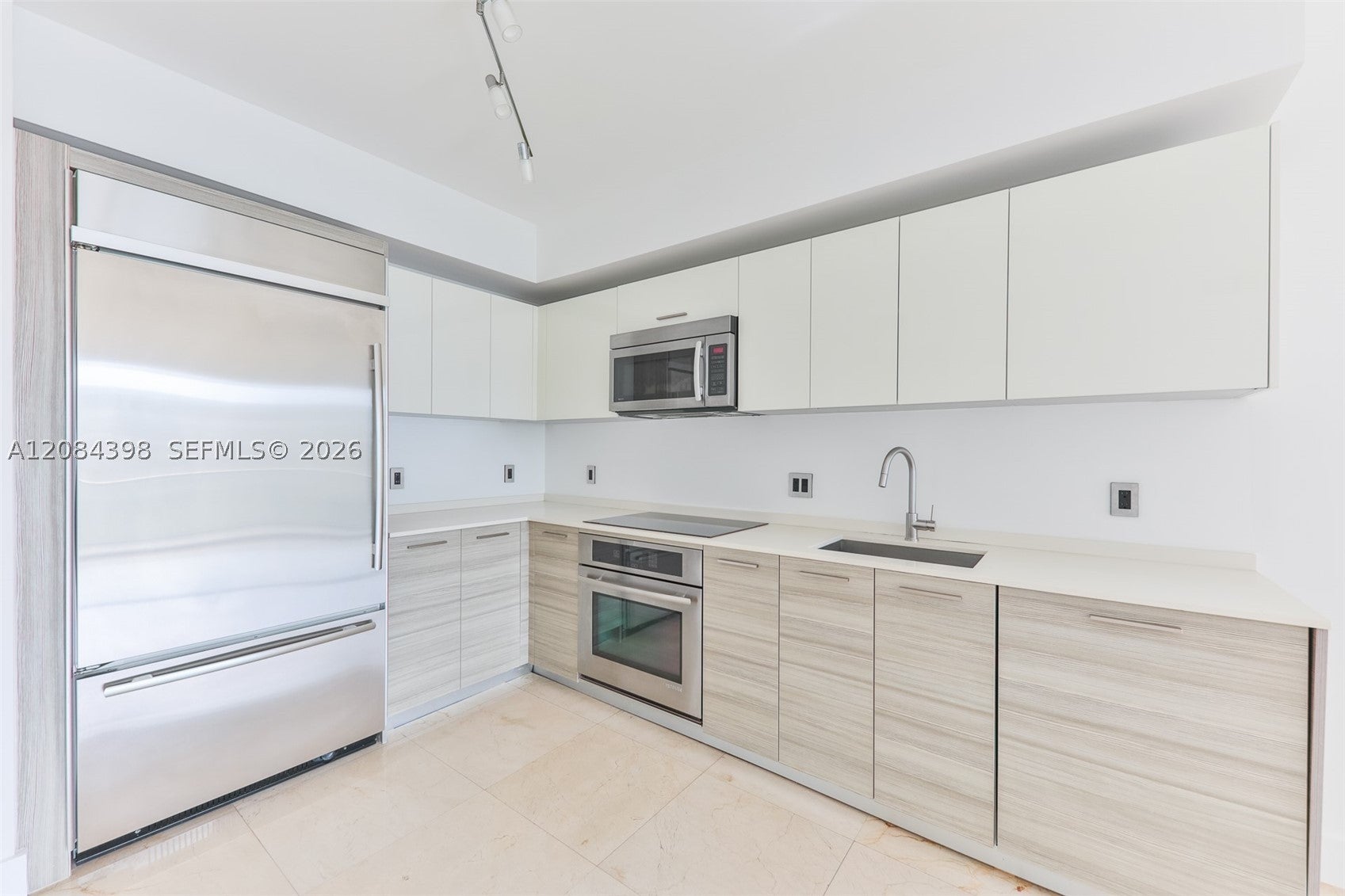 1300 Brickell Bay Dr 1206