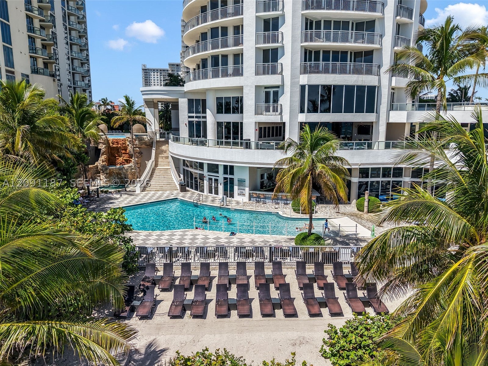 17375 Collins Ave 1404