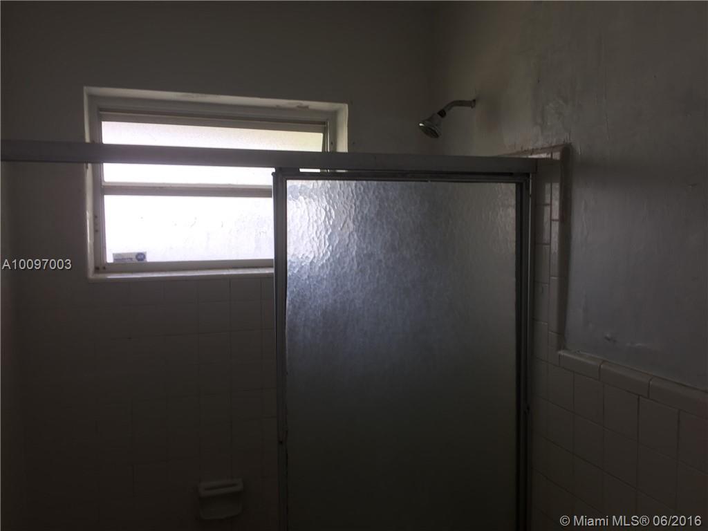 North Hollywood 4-1 B - Residential Lease