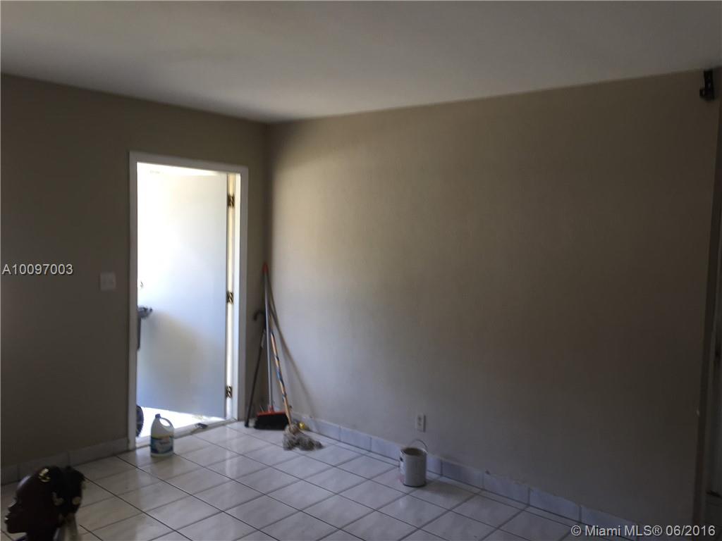 North Hollywood 4-1 B - Residential Lease