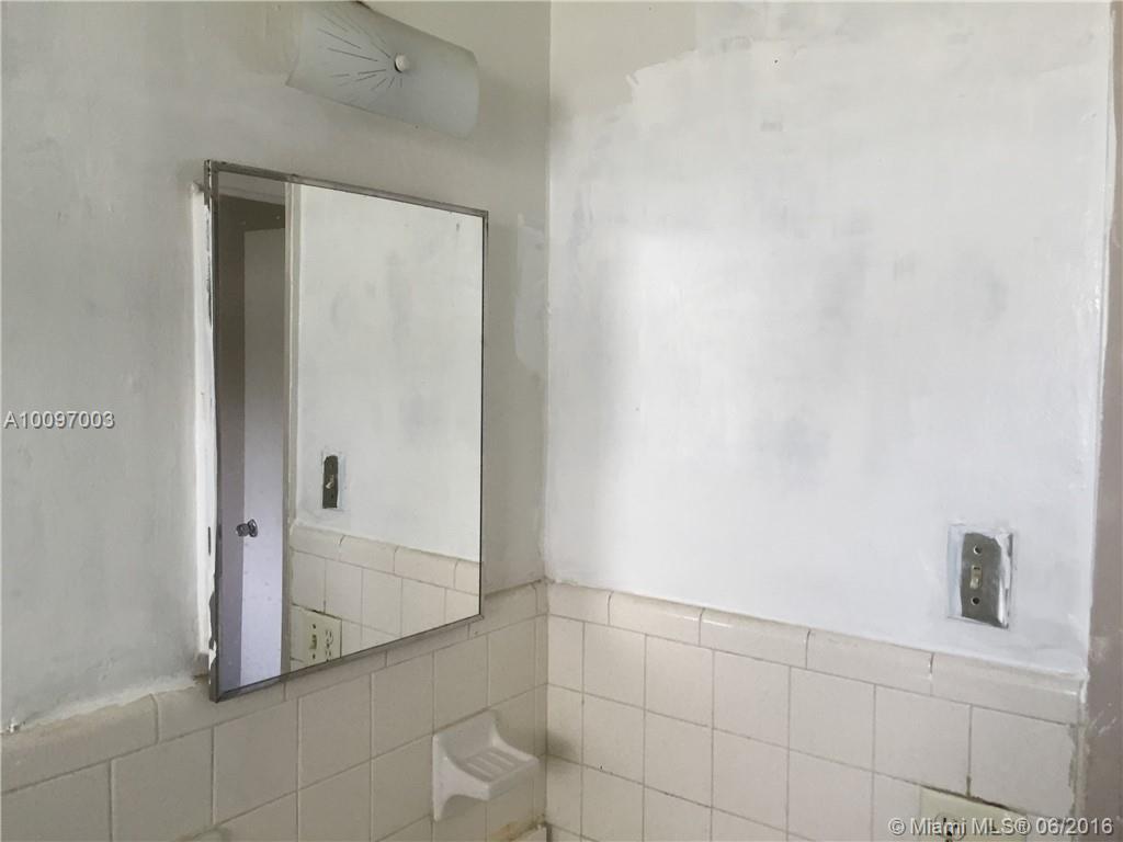 North Hollywood 4-1 B - Residential Lease
