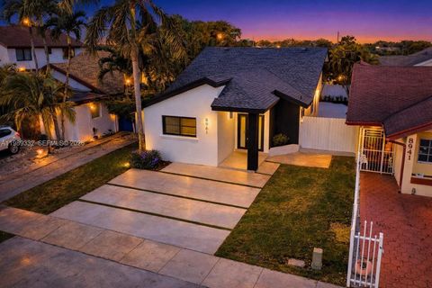 8961 SW 6th St Miami FL 33174