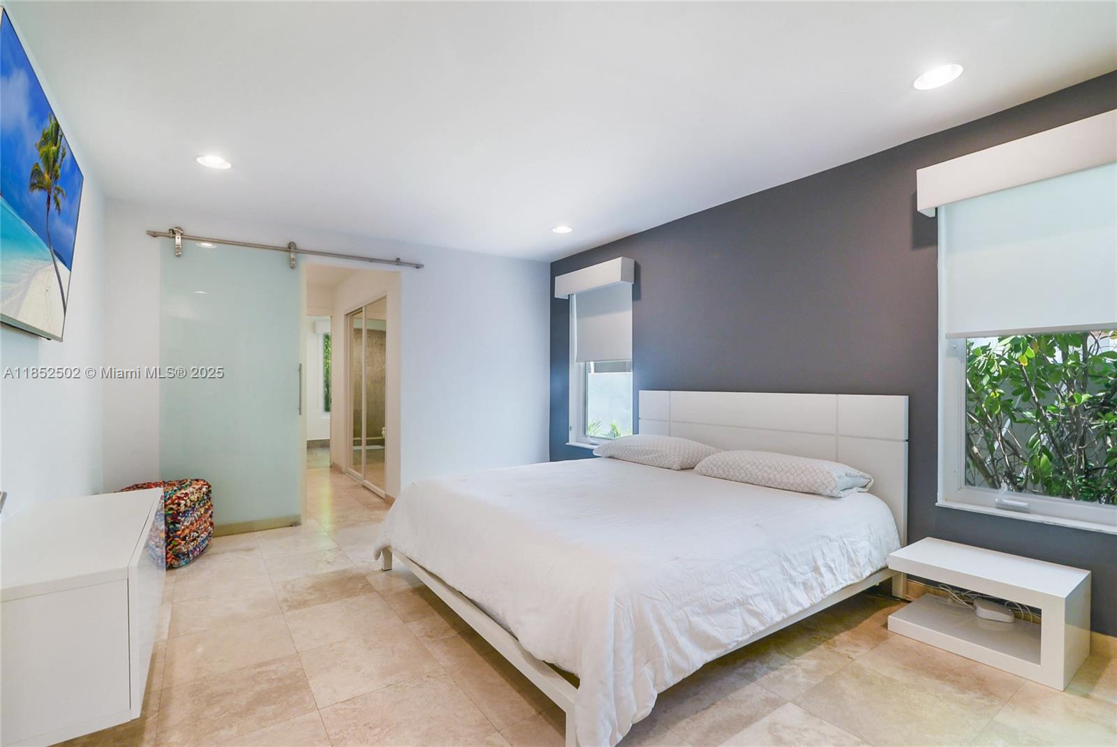 GOLDEN BEACH SEC D - Residential