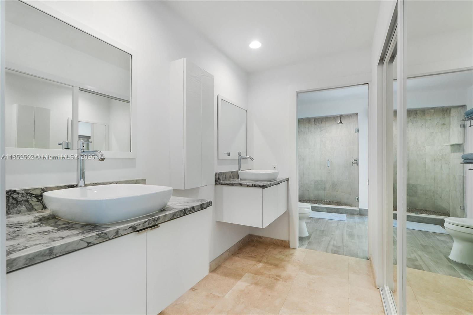 GOLDEN BEACH SEC D - Residential