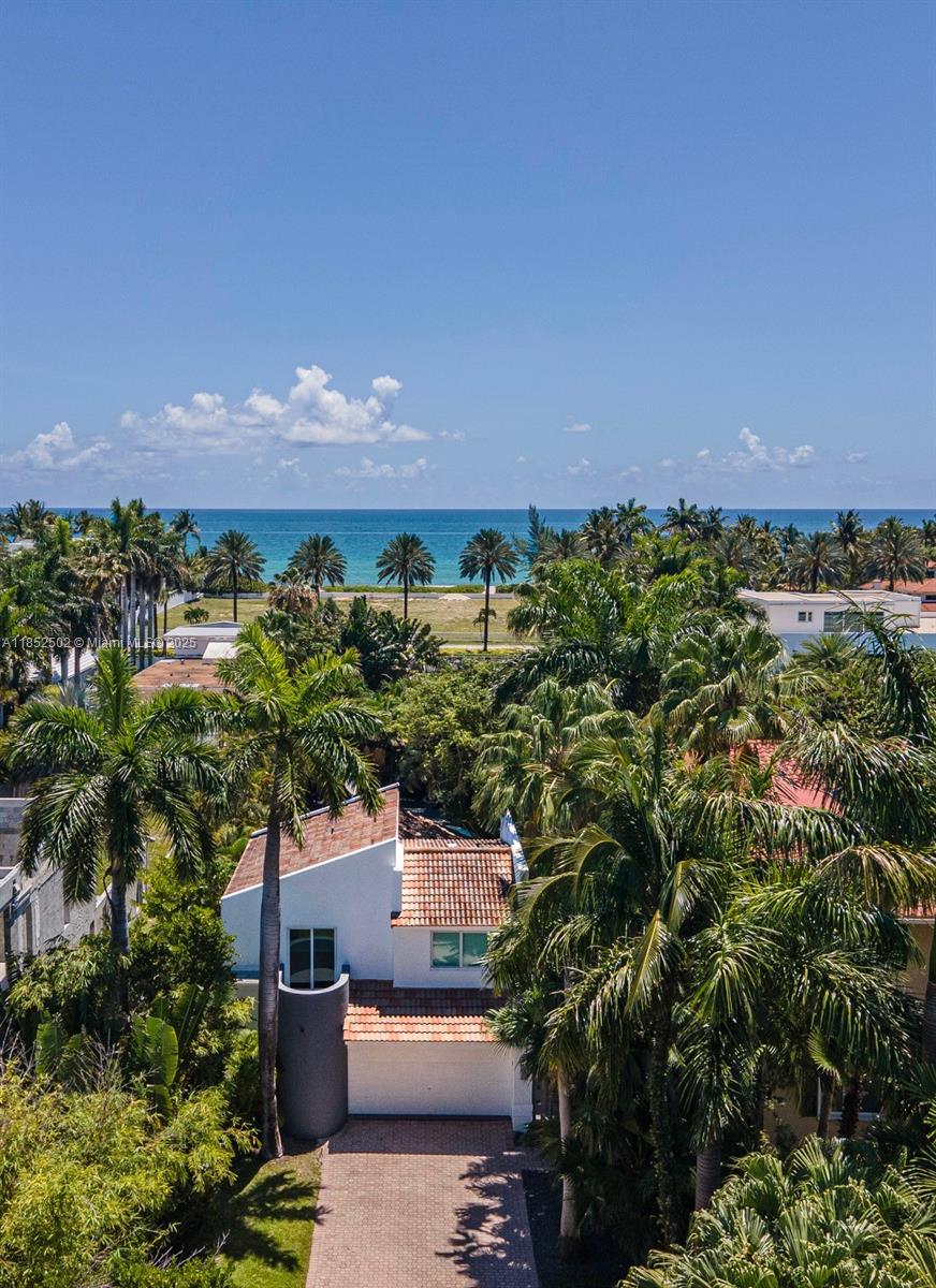 GOLDEN BEACH SEC D - Residential