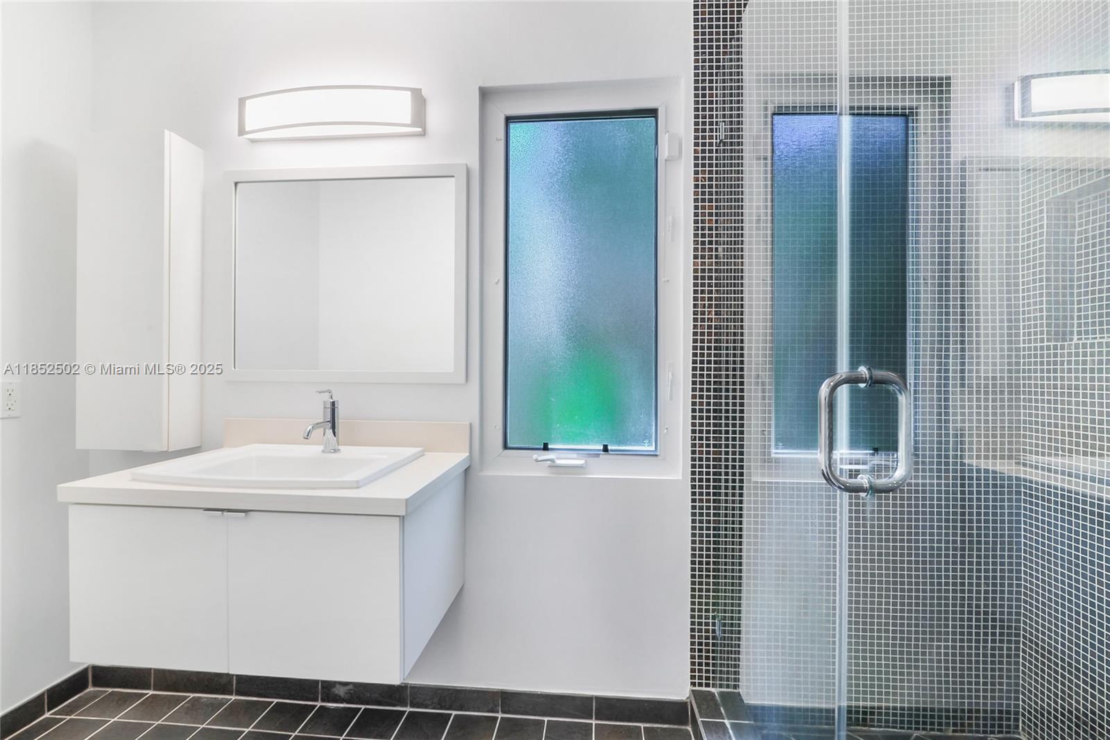 GOLDEN BEACH SEC D - Residential