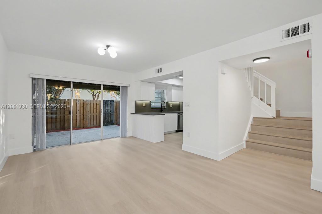 FLAMINGO GARDENS PHASE FO - Residential