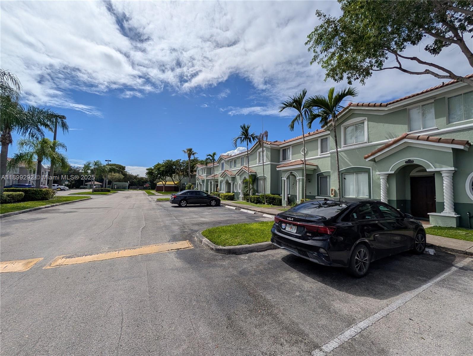 SHOMA TOWNHOMES AT KEYSCO - Residential