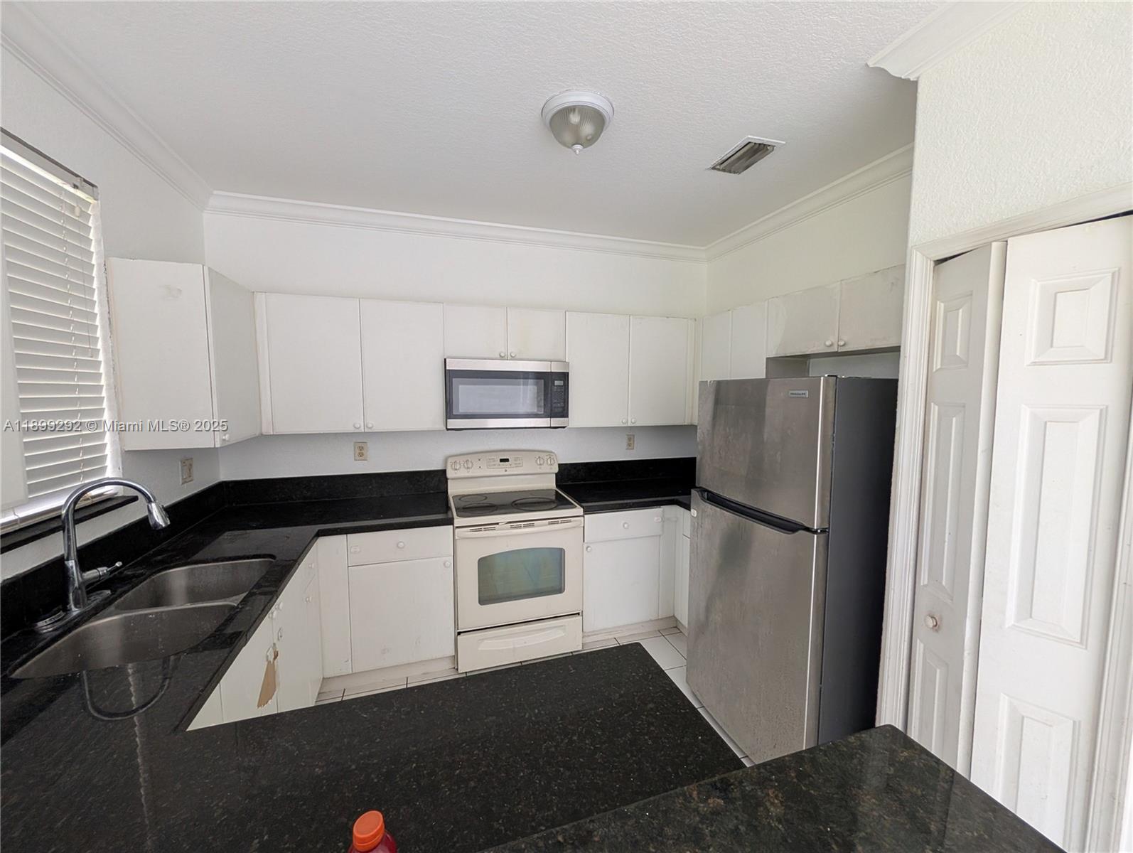 SHOMA TOWNHOMES AT KEYSCO - Residential