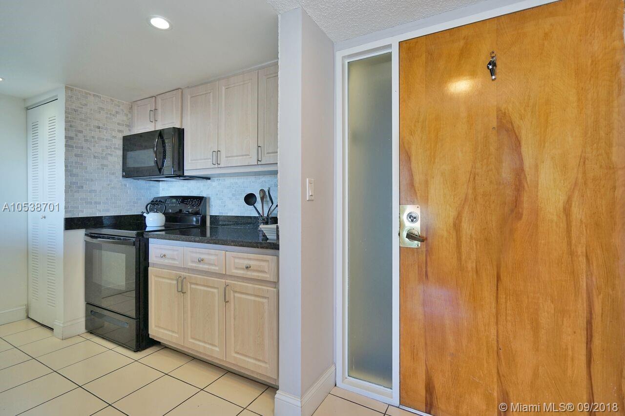 THE GRANDVIEW PALACE COND - Residential Lease