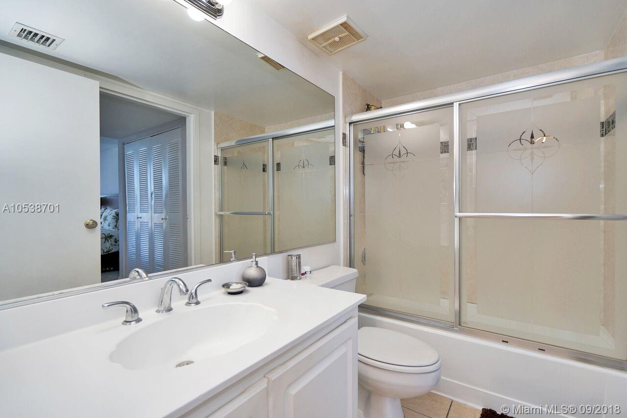 THE GRANDVIEW PALACE COND - Residential Lease