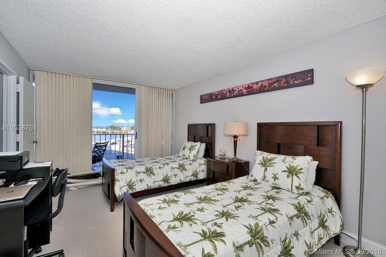 THE GRANDVIEW PALACE COND - Residential Lease